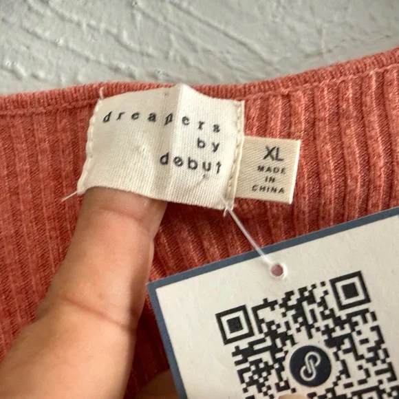 Dreamers by Debut Ribbed Cropped Top - Dusty Coral. PTP 20-23”. Length 19” - Picture 2 of 2